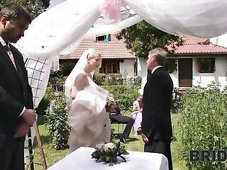 Public sex with a horny bride in her wedding dress